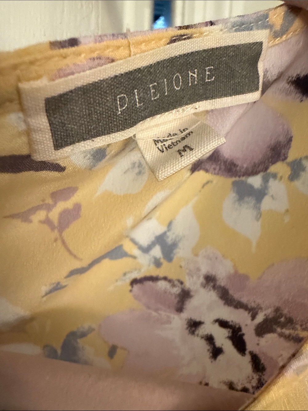 Blouse 👚 - Picture 2 of 6